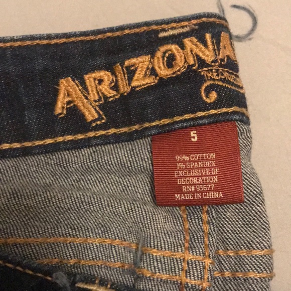 Dark wash Arizona capris - Picture 2 of 2